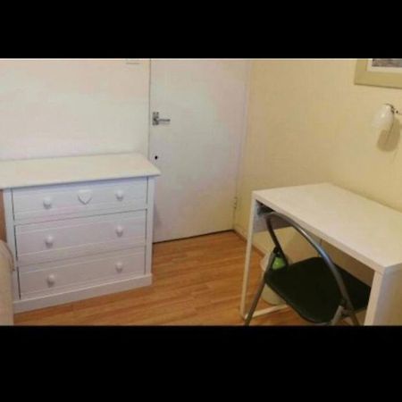 Nice Shared Flat Лондон Екстер'єр фото